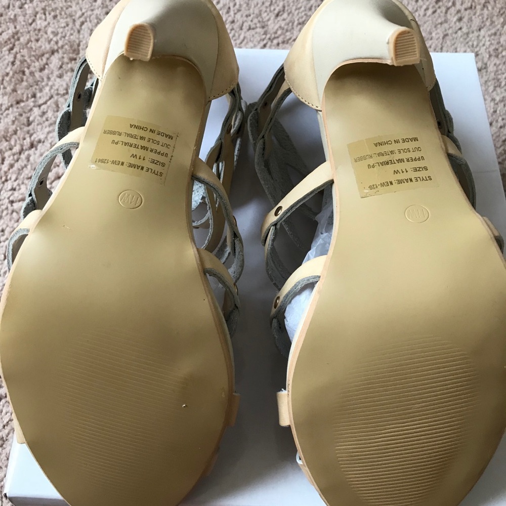 SALE! I’m accepting the best offers!!! - Picture 5 of 8